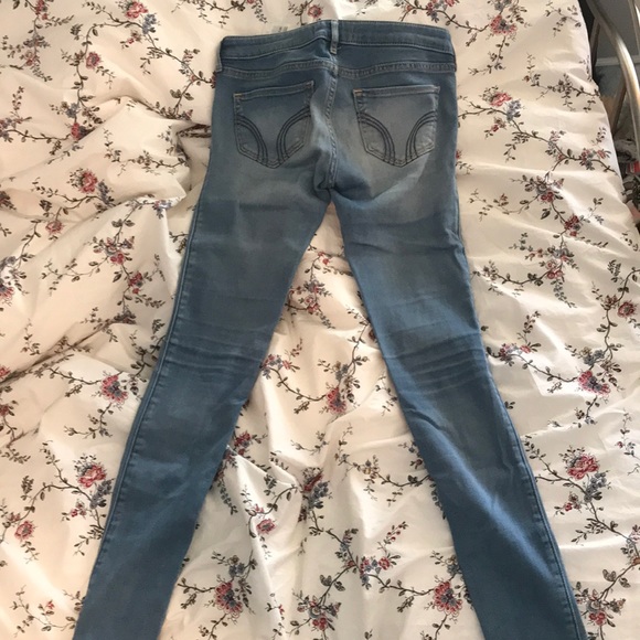 Hollister Light Wash Jegging - Picture 2 of 3